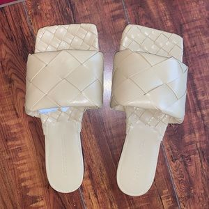 Bottega veneta the lido flat sandals size 38